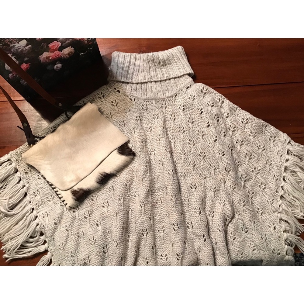 Quicksilver Knit Cowl Neck Poncho With Fringe - Picture 2 of 8